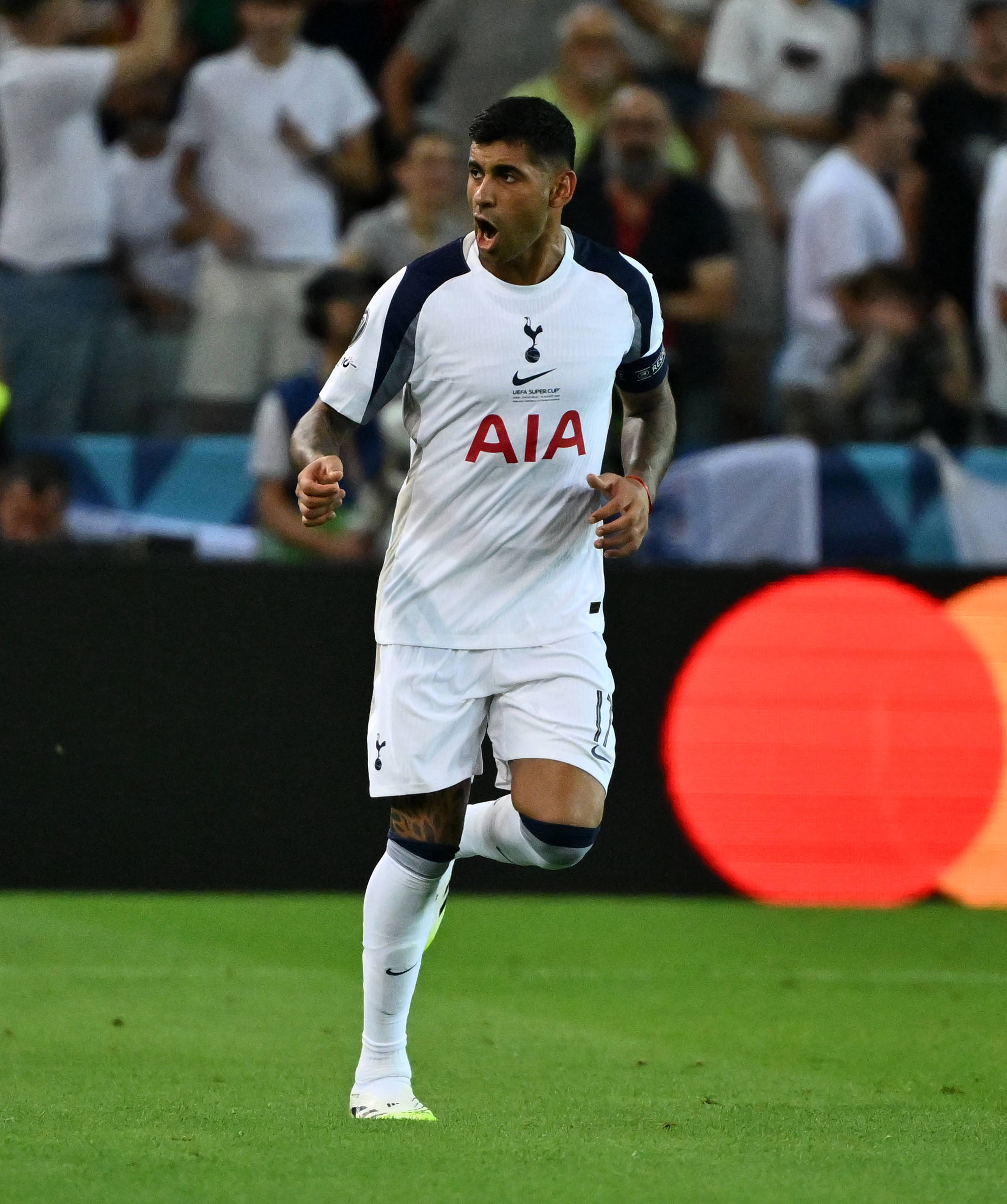 巴黎圣日耳曼现役球员转投英超联赛(巴黎圣日耳曼足球队阵容)