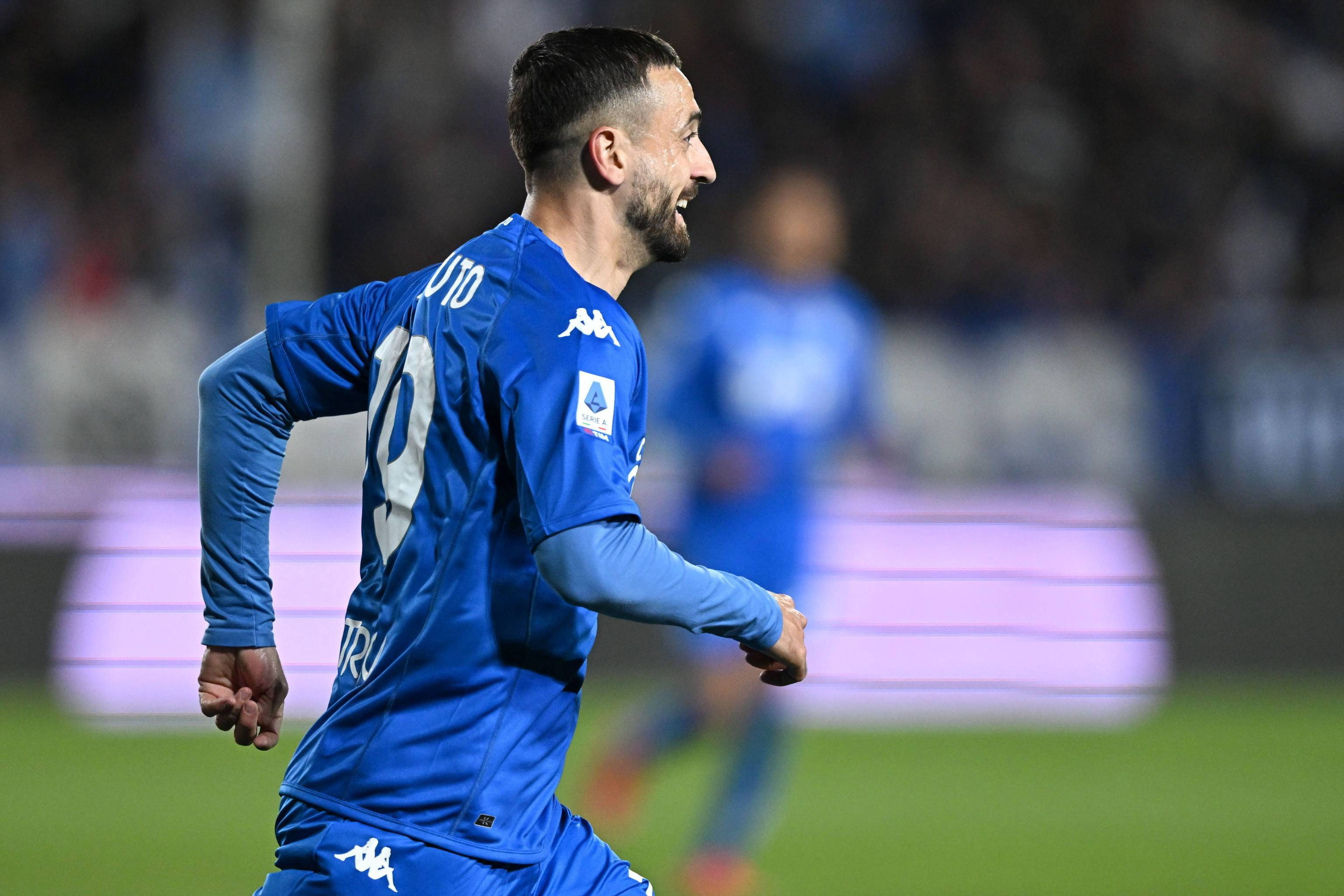 关于克罗托内主场不敌拉齐奥,保级形势严峻的信息 关于克罗托内主场不敌拉齐奥,保级形势严峻的信息