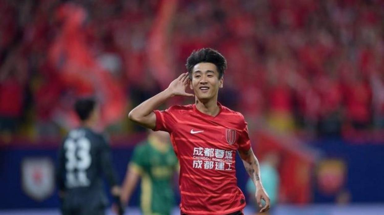 替补球员意外表现，帮助球队取得胜利的简单介绍